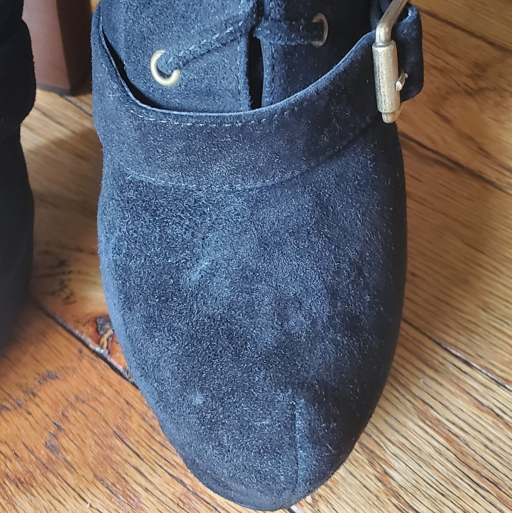 Never Worn Steve Madden suede lace up bootie - Picture 5 of 8